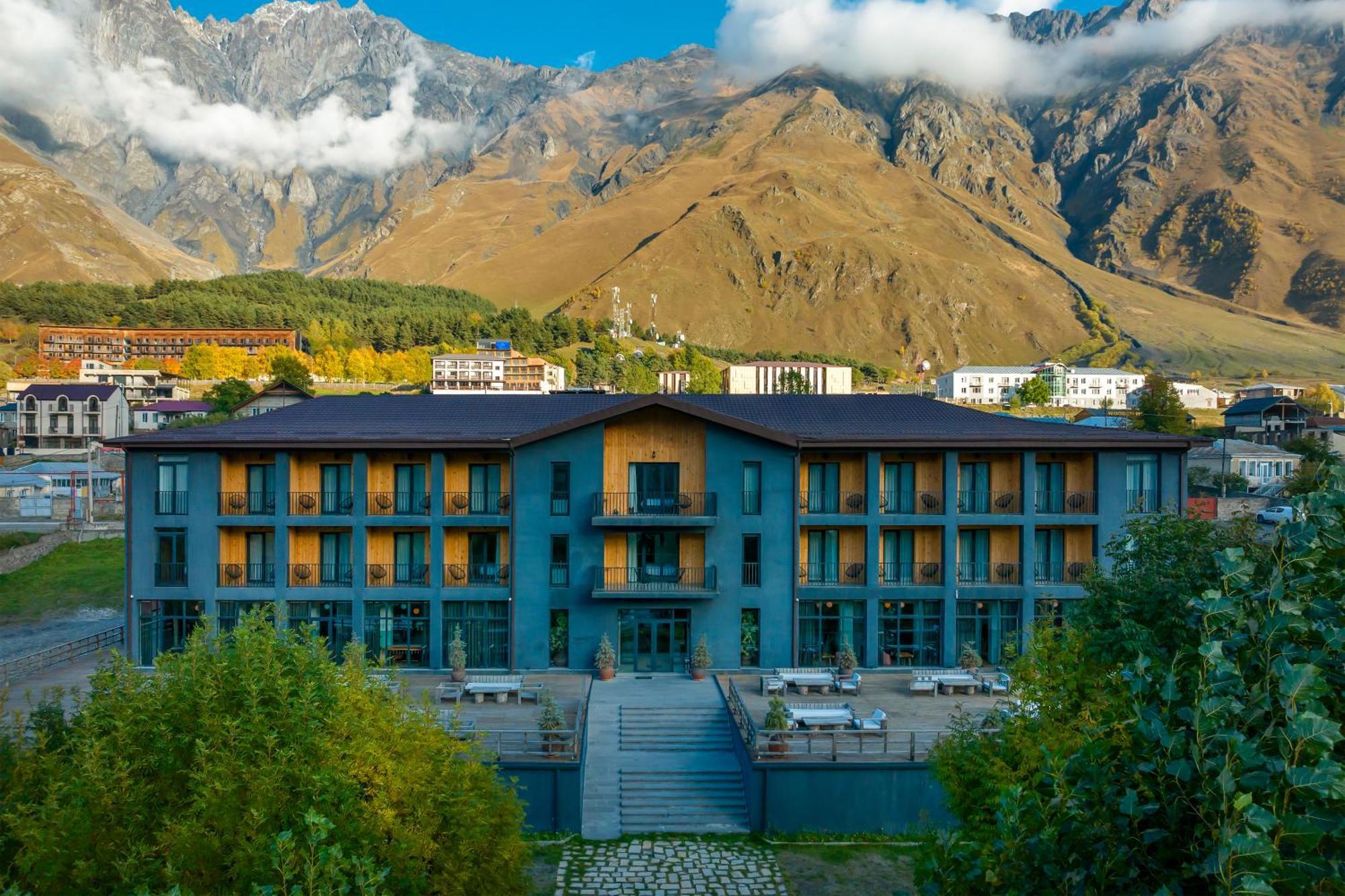 Intourist Kazbegi Hotel Ngoại thất bức ảnh