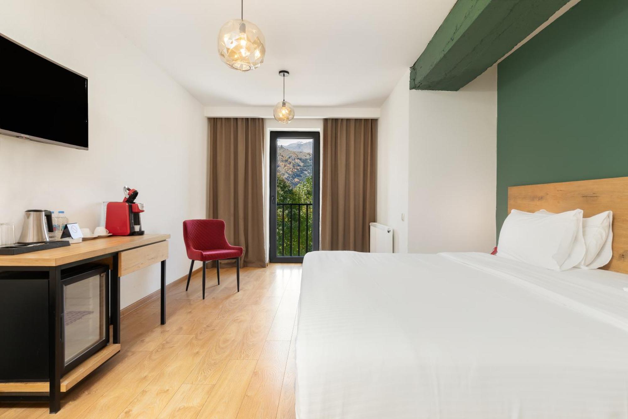 Intourist Kazbegi Hotel Ngoại thất bức ảnh